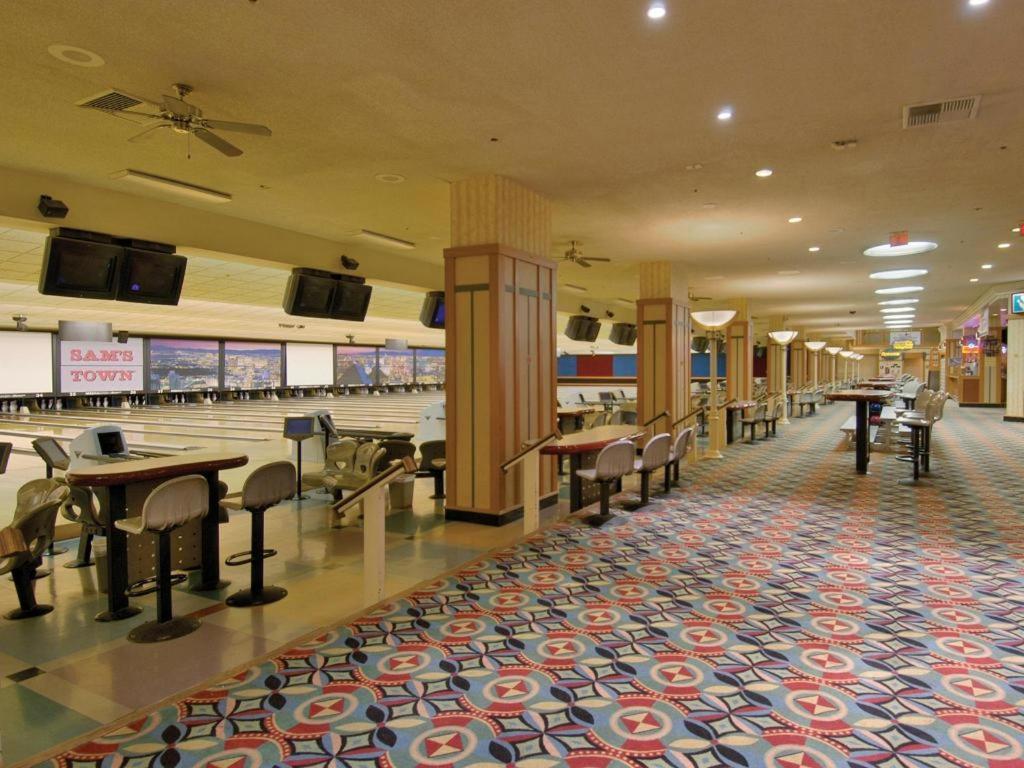 Sam'S Town Hotel And Gambling Hall Las Vegas Exterior photo
